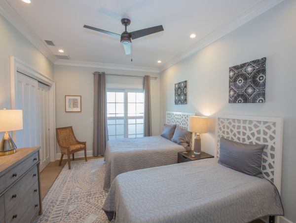 Four Bedroom Luxury Family Home Sleeps 15 Communal Pool