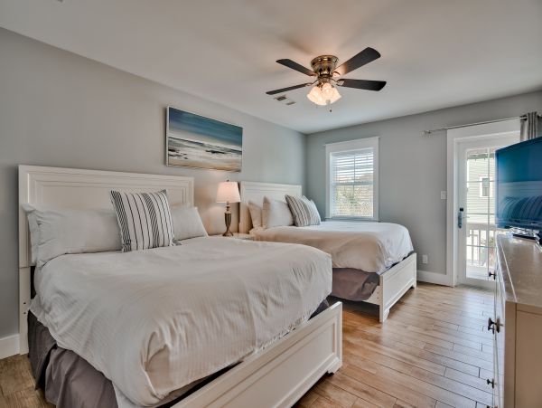 Luxury Beach Vacation Home in Destin Private Pools Sleeps 20