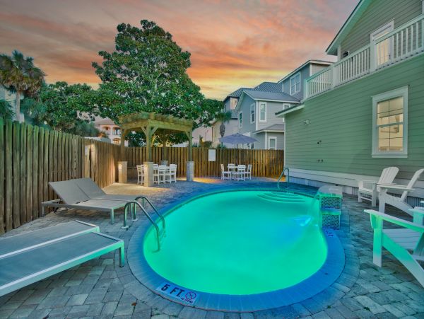 Luxury Beach Vacation Home in Destin Private Pools Sleeps 20