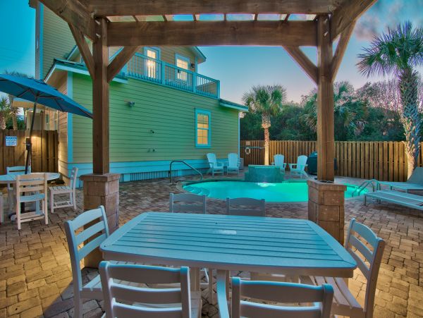 Luxury Beach Vacation Home in Destin Private Pools Sleeps 20