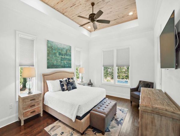 Destin Vacation Home Four Bedroom Walk to Beach
