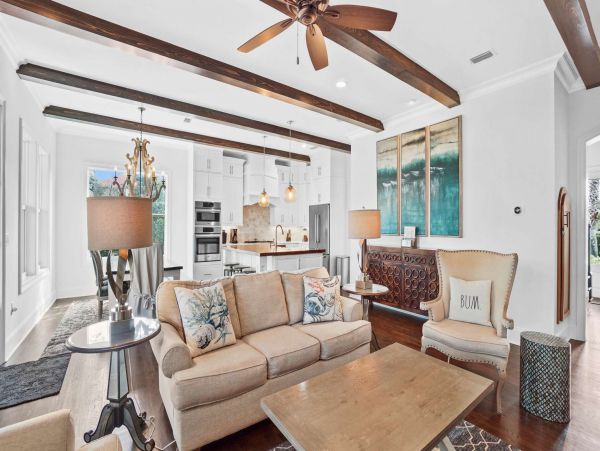 Destin Vacation Home Four Bedroom Walk to Beach