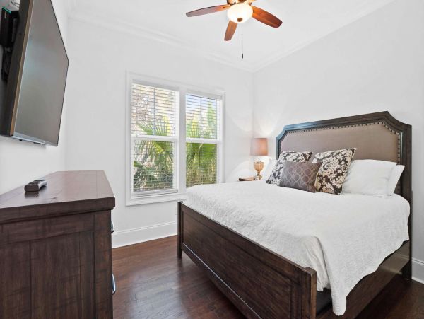 Destin Vacation Home Four Bedroom Walk to Beach