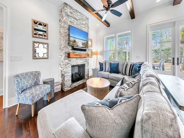 Destin Vacation Home Four Bedroom Walk to Beach