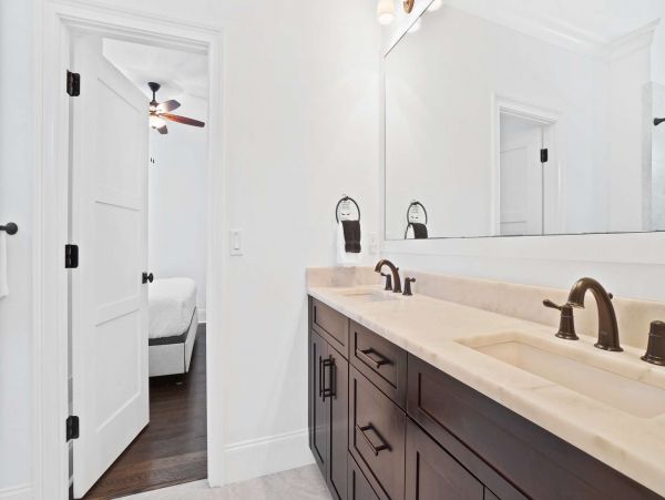 Destin Vacation Home Four Bedroom Walk to Beach