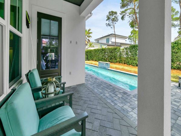 Destin Vacation Home Four Bedroom Walk to Beach