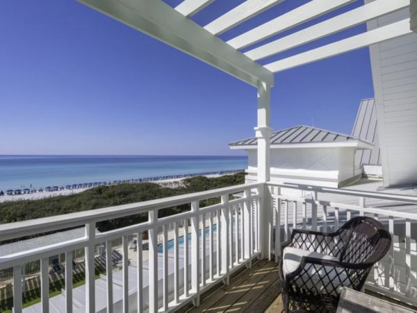 Santa Rosa Vacation Condo Four Bedroom Walk to Beach