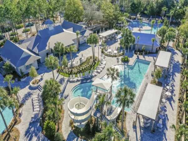 Santa Rosa Vacation Condo Four Bedroom Walk to Beach