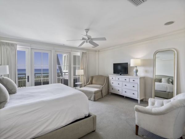Santa Rosa Vacation Condo Four Bedroom Walk to Beach