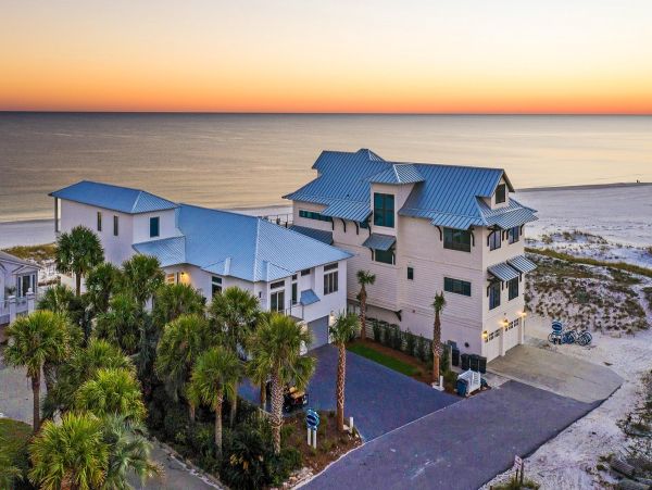 Right On The Sand Gulf Front Five Bedroom Vacation Home in Seagrove Beach