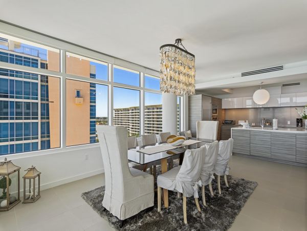 Destin Beachfront Luxury Condo 3 Bedroom & Rooftop Pool