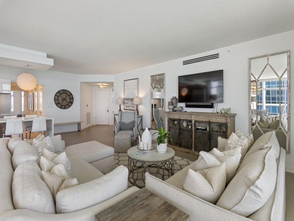 Destin Beachfront Luxury Condo 3 Bedroom & Rooftop Pool