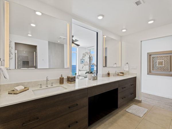 Destin Beachfront Luxury Condo 3 Bedroom & Rooftop Pool