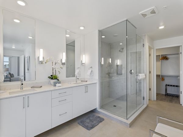 Destin Beachfront Luxury Condo 3 Bedroom & Rooftop Pool