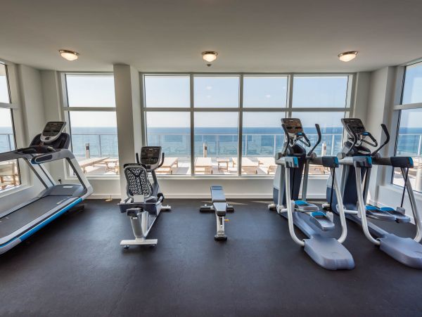 Destin Beachfront Luxury Condo 3 Bedroom & Rooftop Pool