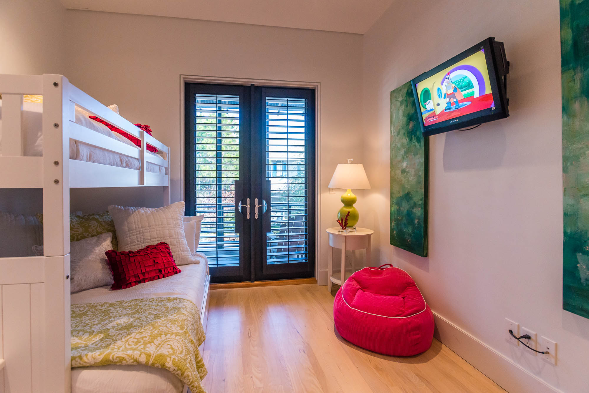 Upscale Vacation Home Walk Bike to Beaches Upscale Vacation Home Walk Bike to Beaches