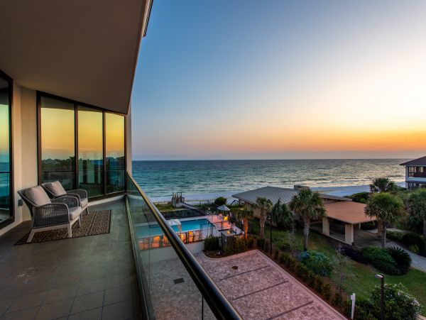 Gulf-Front Gorgeous 4 Bedroom Vacation Condo