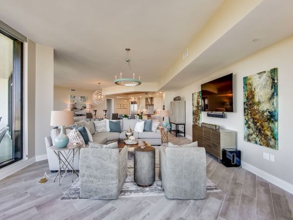 Gulf-Front Gorgeous 4 Bedroom Vacation Condo