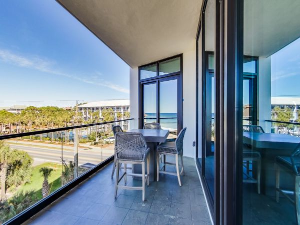 Gulf-Front Gorgeous 4 Bedroom Vacation Condo