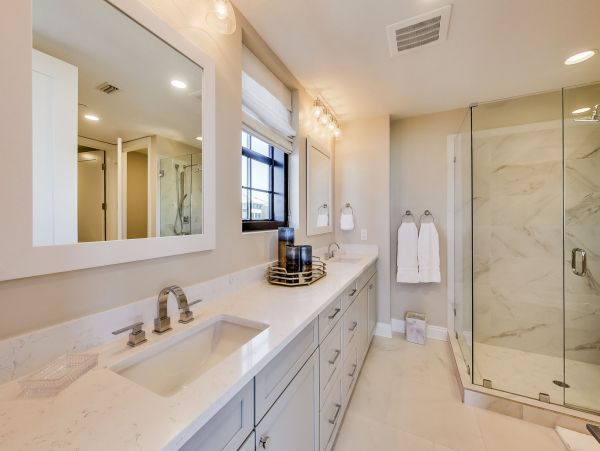 Gulf-Front Gorgeous 4 Bedroom Vacation Condo