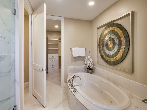 Gulf-Front Gorgeous 4 Bedroom Vacation Condo