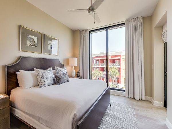 Gulf-Front Gorgeous 4 Bedroom Vacation Condo
