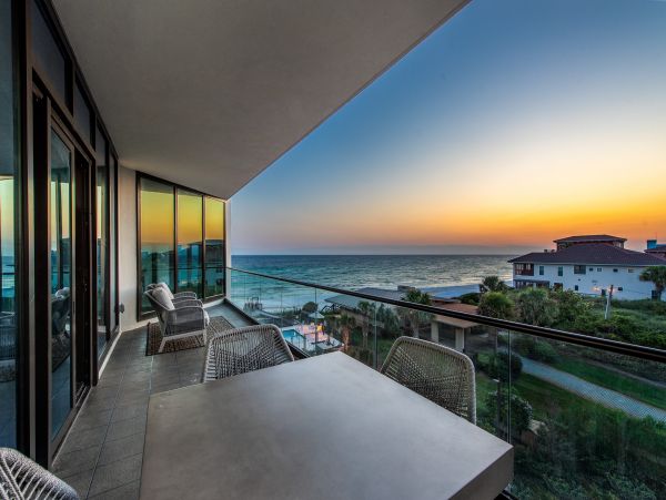 Gulf-Front Gorgeous 4 Bedroom Vacation Condo