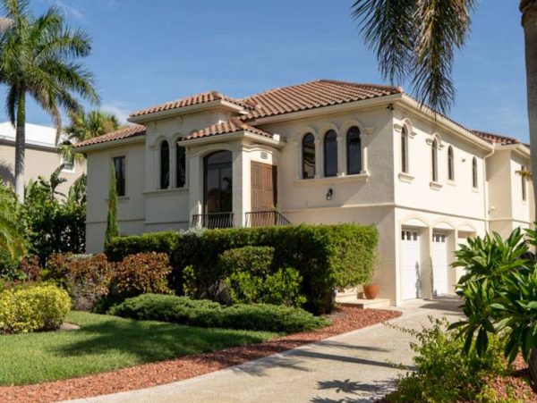 Spacious 4 Bedroom Home Caged Pool and Spa in Sanibel Island