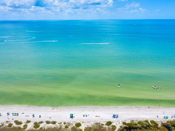Spacious 4 Bedroom Home Caged Pool and Spa in Sanibel Island