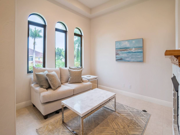 Spacious 4 Bedroom Home Caged Pool and Spa in Sanibel Island