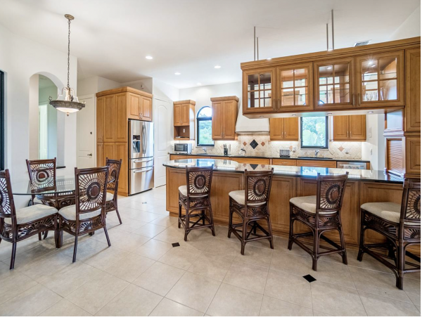 Spacious 4 Bedroom Home Caged Pool and Spa in Sanibel Island