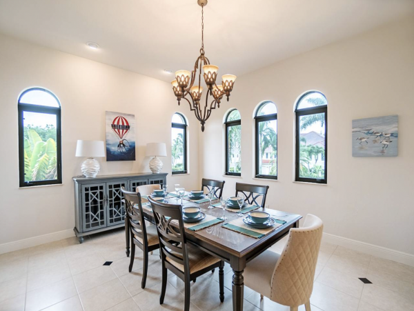 Spacious 4 Bedroom Home Caged Pool and Spa in Sanibel Island