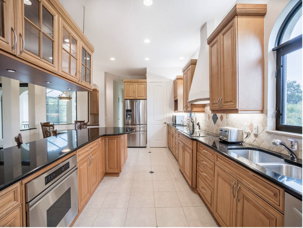 Spacious 4 Bedroom Home Caged Pool and Spa in Sanibel Island