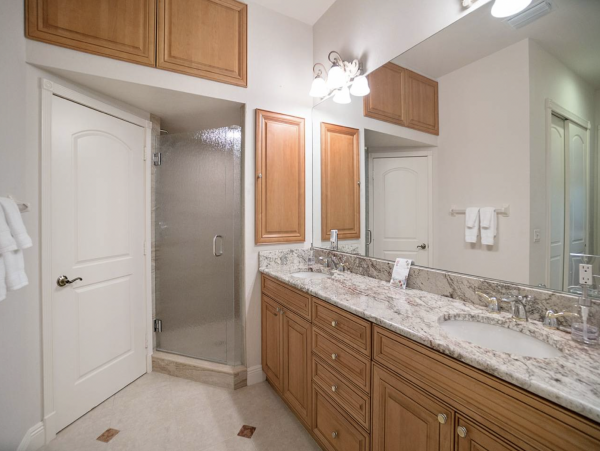 Spacious 4 Bedroom Home Caged Pool and Spa in Sanibel Island