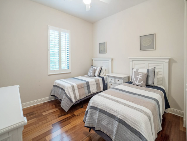 Spacious 4 Bedroom Home Caged Pool and Spa in Sanibel Island