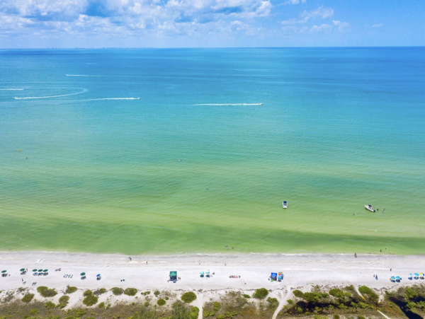 Spacious 4 Bedroom Home Caged Pool and Spa in Sanibel Island