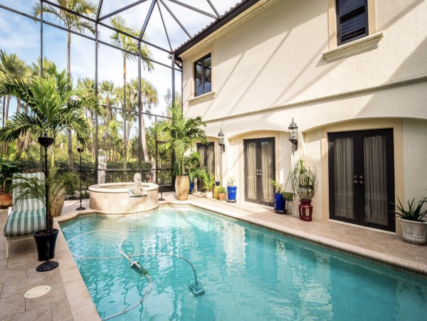 Spacious 4 Bedroom Home Caged Pool and Spa in Sanibel Island
