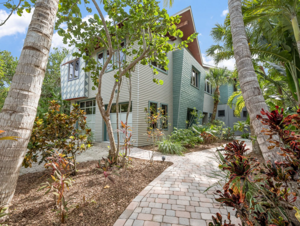 Custom Design 3 Bedroom Plus Den on Sanibel Island