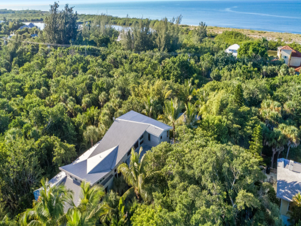 Custom Design 3 Bedroom Plus Den on Sanibel Island
