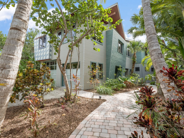 Custom Design 3 Bedroom Plus Den on Sanibel Island