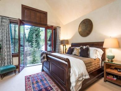 Avon Luxury Vacation Accommodation Ski in Ski out