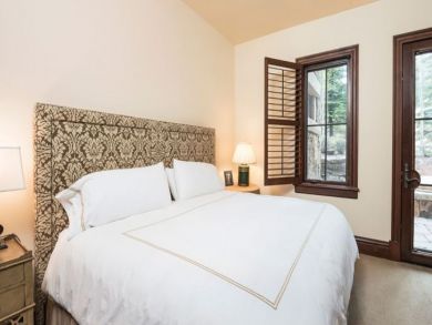 Avon Luxury Vacation Accommodation Ski in Ski out