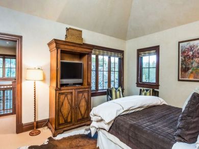 Avon Luxury Vacation Accommodation Ski in Ski out