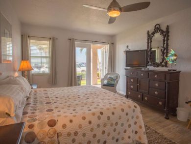 St. Petersburg Condo 931734