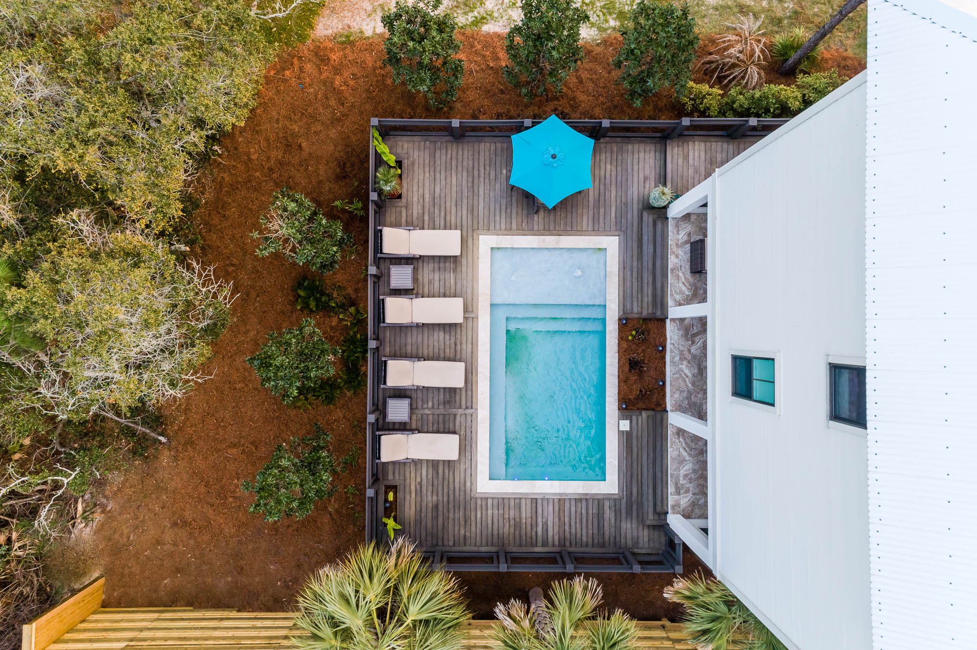 Santa Rosa Vacation Home Five Bedroom Walk to Beach