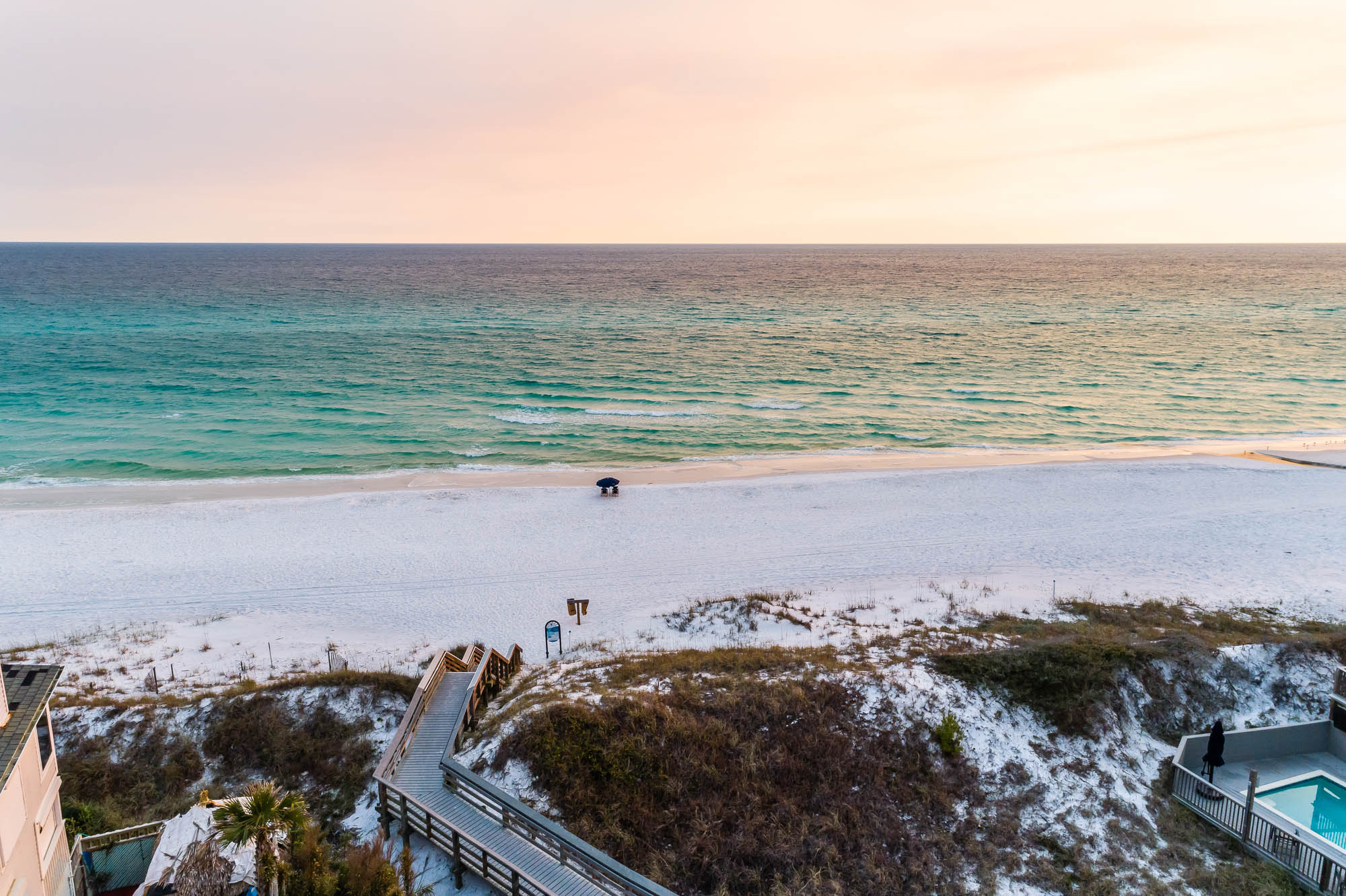 Santa Rosa Vacation Home Five Bedroom Walk to Beach