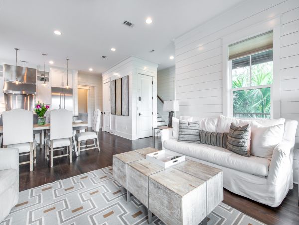 Santa Rosa Vacation Home Five Bedroom Walk to Beach