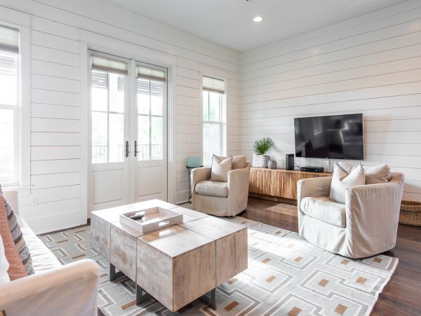 Santa Rosa Vacation Home Five Bedroom Walk to Beach