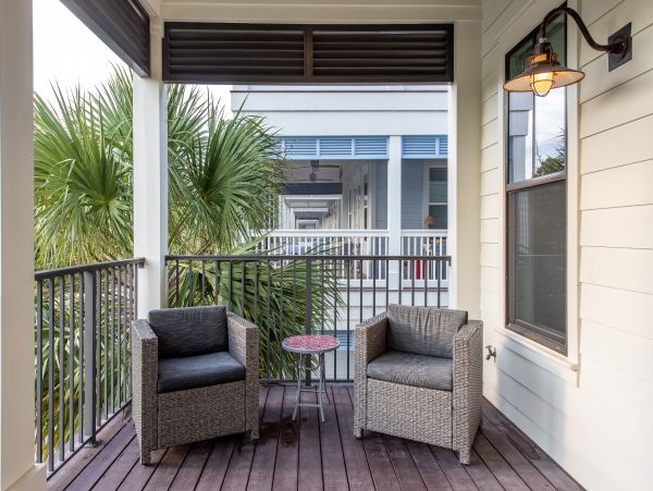 Santa Rosa Vacation Home Five Bedroom Walk to Beach