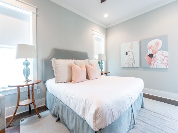 Santa Rosa Vacation Home Five Bedroom Walk to Beach
